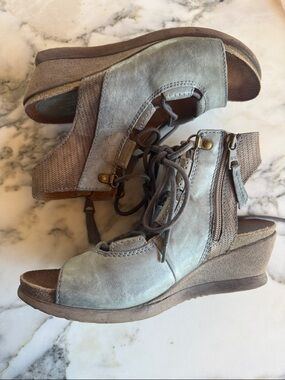 Miz Mooz Dusty Blue Lace-Up Boho Distressed Wedges Women’s 38